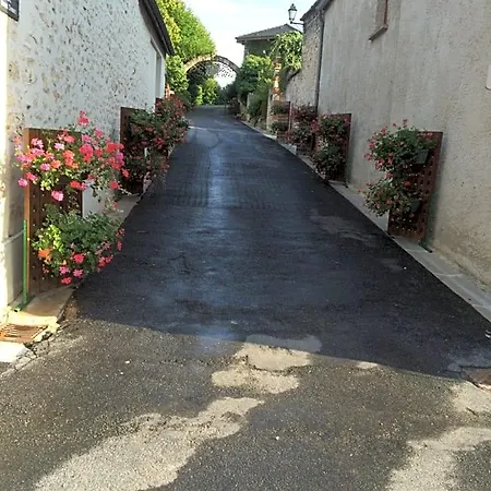 D'hotes Karine Smej Bed & Breakfast 3*
