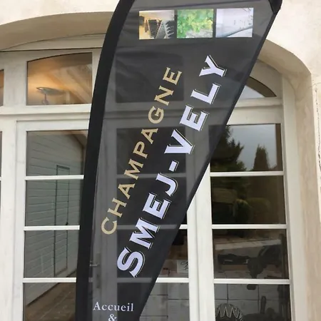 Bed & Breakfast D'hotes Karine Smej